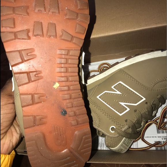 New Balance 574 Nude Sneakers Size 6 - Picture 4 of 6